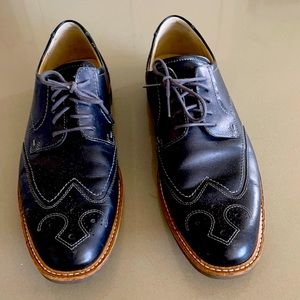 Beautiful classy men’s Ecco wingtips. Excellent 43
